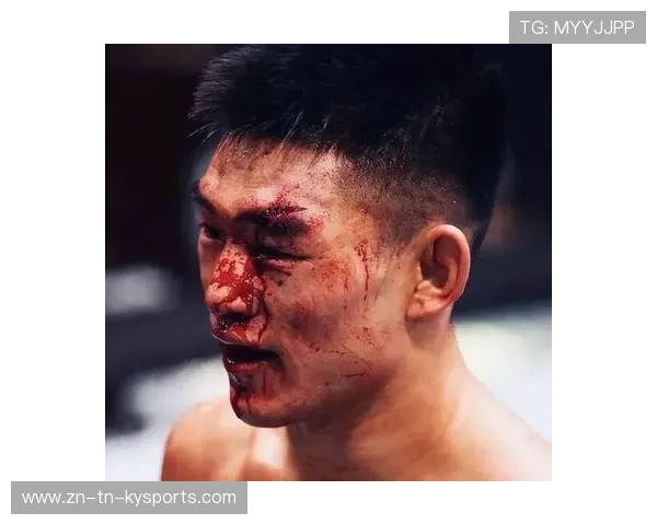 UFC拳手赛后对镜头挑衅：战场之外的霸气宣言