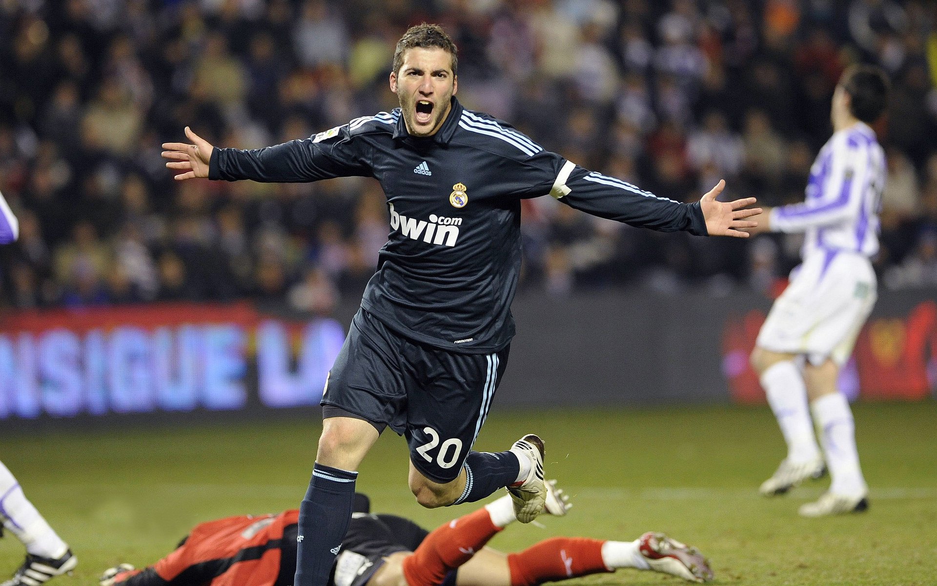 开云体育入口-又轰下29+15+12！抱歉皮蓬：你从队史第二变成了队史第三，皮蓬入选过几次一阵